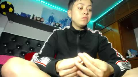 Snapshot of sebastian_posse chatting on May 2, 2:16 am Myystiic online show from May 2, 2:16 am