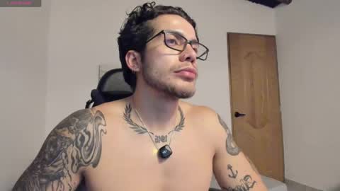 Snapshot of sebastianortizm chatting on May 22, 1:24 am Lucian Sinclair online show from May 22, 1:24 am