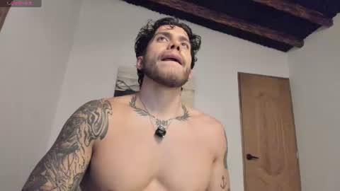 Snapshot of sebastianortizm chatting on June 20, 1:52 am Lucian Sinclair online show from June 20, 1:52 am