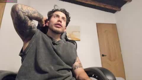 Snapshot of sebastianortizm chatting on June 26, 2:27 am Lucian Sinclair online show from June 26, 2:27 am