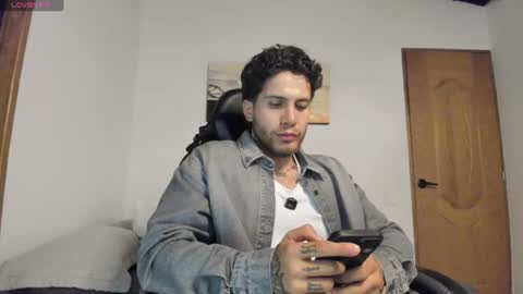 Snapshot of sebastianortizm chatting on July 14, 2:16 am Lucian Sinclair online show from July 14, 2:16 am