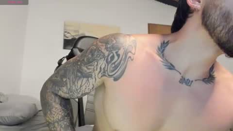 Snapshot of sebastianortizm chatting on July 18, 3:00 am Lucian Sinclair online show from July 18, 3:00 am