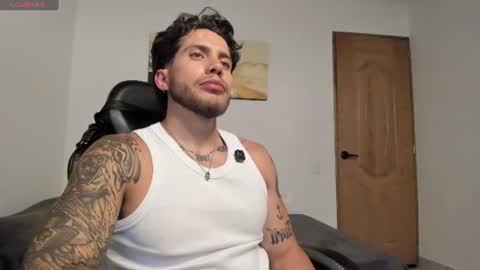 Snapshot of sebastianortizm chatting on July 19, 1:09 am Lucian Sinclair online show from July 19, 1:09 am