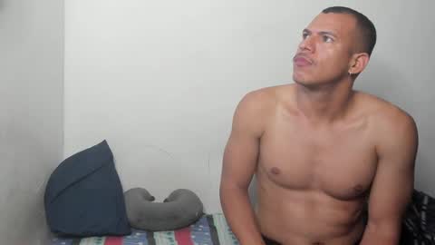 Snapshot of sebastianp13 chatting on December 6, 12:05 pm sebatian palacios online show from December 6, 12:05 pm