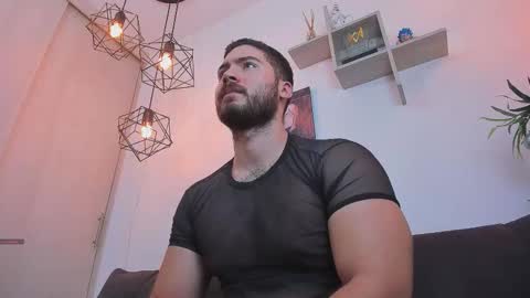 Snapshot of sebastianvilla__ chatting on February 16, 3:19 pm Instagram jeanpaulfit online show from February 16, 3:19 pm