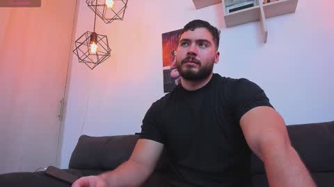 Snapshot of sebastianvilla__ chatting on February 26, 6:18 pm Instagram jeanpaulfit online show from February 26, 6:18 pm