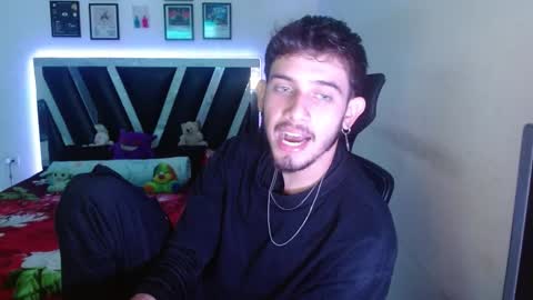 Snapshot of sebasxxl12 chatting on January 13, 12:27 am Sebas online show from January 13, 12:27 am