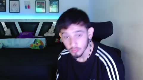 Snapshot of sebasxxl12 chatting on February 10, 6:23 pm Sebas online show from February 10, 6:23 pm