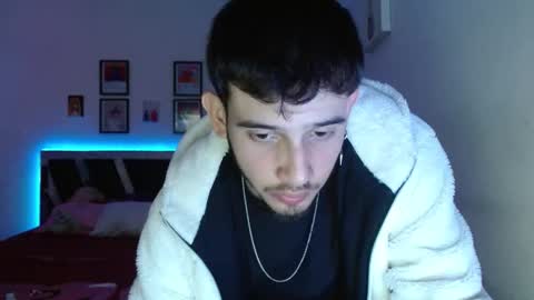 Snapshot of sebasxxl12 chatting on February 21, 9:27 pm Sebas online show from February 21, 9:27 pm