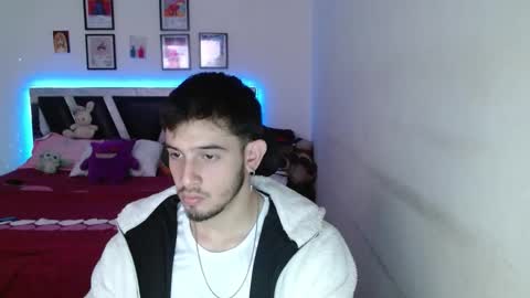 Snapshot of sebasxxl12 chatting on February 22, 9:13 pm Sebas online show from February 22, 9:13 pm