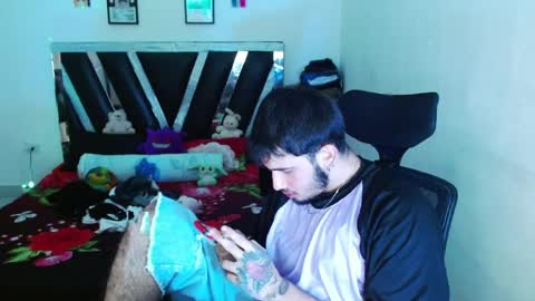 Snapshot of sebasxxl12 chatting on May 11, 9:12 pm Sebas online show from May 11, 9:12 pm
