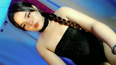 kwen online show from February 19, 7:10 pm