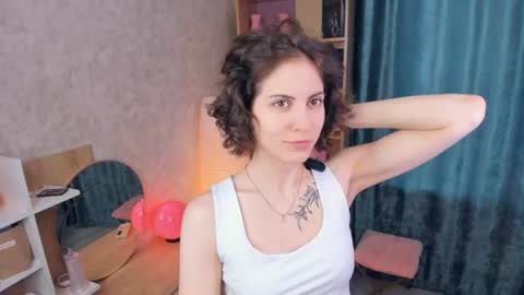 Mia online show from June 26, 6:07 am