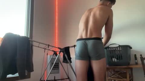 Snapshot of secretboy299 chatting on May 17, 6:59 pm secretboy299 online show from May 17, 6:59 pm