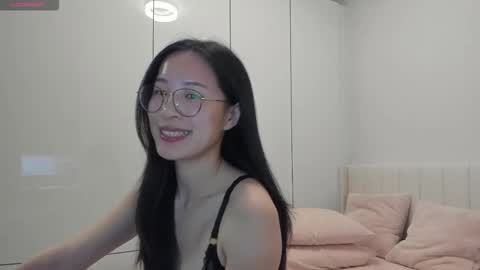 Snapshot of secretgirlfriendxo chatting on November 1, 12:56 am Angela online show from November 1, 12:56 am