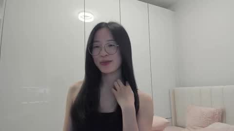 Snapshot of secretgirlfriendxo chatting on December 22, 10:29 pm Angela online show from December 22, 10:29 pm