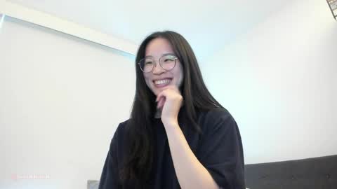 Snapshot of secretgirlfriendxo chatting on May 9, 2:28 am Angela online show from May 9, 2:28 am