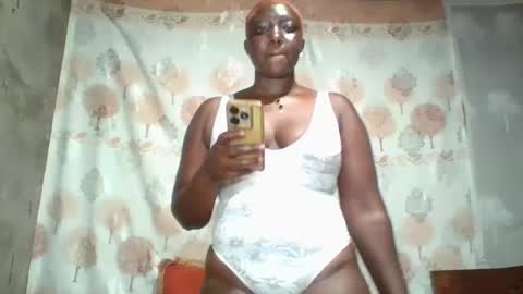 Snapshot of secretseduction2 chatting on July 5, 11:12 pm Seduction online show from July 5, 11:12 pm