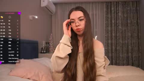 Mia online show from February 15, 3:42 pm