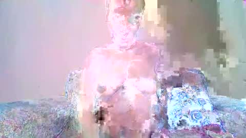 Snapshot of seductive487426 chatting on January 8, 9:11 am lynnah online show from January 8, 9:11 am