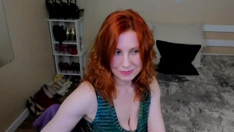 Snapshot of seductive_foxy_ chatting on May 22, 6:24 pm seductive_foxy_ online show from May 22, 6:24 pm