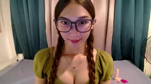 Snapshot of seductive_kimxxx chatting on June 20, 10:51 am your miss universe kim online show from June 20, 10:51 am