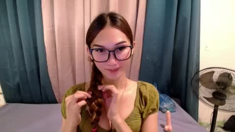 Snapshot of seductive_kimxxx chatting on July 27, 11:17 am your miss universe kim online show from July 27, 11:17 am