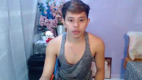 Snapshot of seductive_maxxx chatting on May 16, 12:18 am Max online show from May 16, 12:18 am