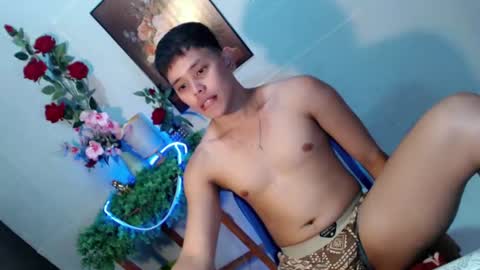 Snapshot of seductive_maxxx chatting on June 21, 9:45 am Max online show from June 21, 9:45 am
