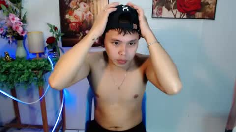 Snapshot of seductive_maxxx chatting on June 27, 9:03 am Max online show from June 27, 9:03 am
