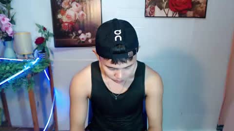 Snapshot of seductive_maxxx chatting on June 30, 9:10 am Max online show from June 30, 9:10 am