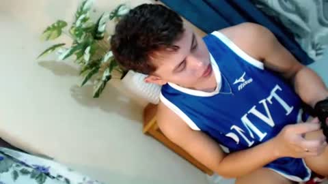 Snapshot of seductive_maxxx chatting on July 17, 8:10 am Max online show from July 17, 8:10 am
