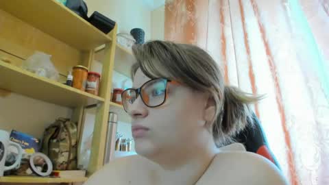Snapshot of seductive_she_wolf chatting on April 23, 12:29 pm seductive_she_wolf online show from April 23, 12:29 pm