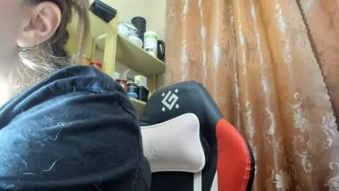 Snapshot of seductive_she_wolf chatting on April 24, 12:35 am seductive_she_wolf online show from April 24, 12:35 am