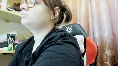 Snapshot of seductive_she_wolf chatting on May 5, 6:27 pm seductive_she_wolf online show from May 5, 6:27 pm