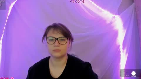 Snapshot of seductive_she_wolf chatting on June 2, 3:03 pm seductive_she_wolf online show from June 2, 3:03 pm