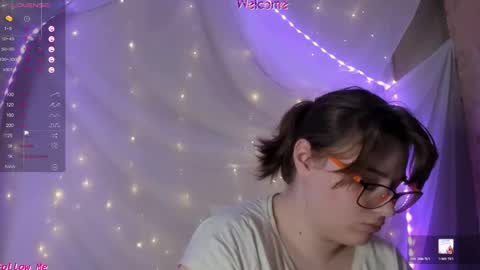 Snapshot of seductive_she_wolf chatting on June 5, 6:52 am seductive_she_wolf online show from June 5, 6:52 am