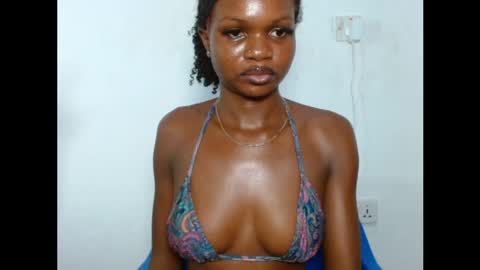 seductive_sugar247 online show from April 22, 5:32 am