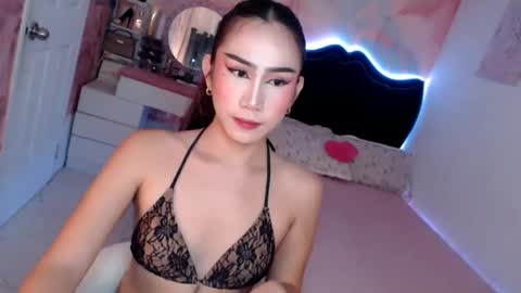 Snapshot of seductive_vana chatting on May 16, 12:07 am Vanessa online show from May 16, 12:07 am