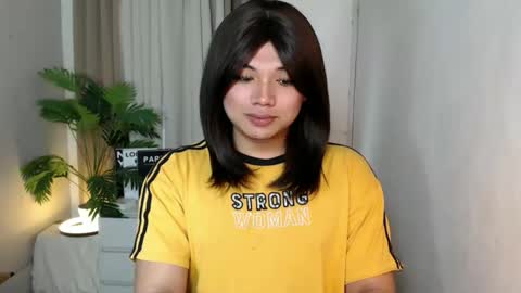 Deluxe online show from March 2, 5:08 am