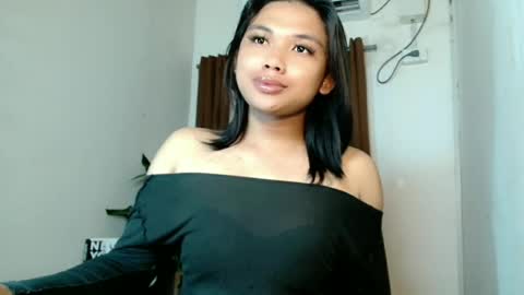 Snapshot of seductivedeluxe69 chatting on August 3, 7:28 pm Deluxe online show from August 3, 7:28 pm