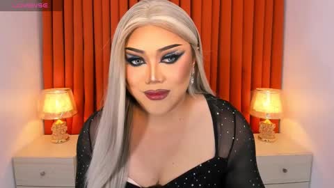 Natalie Mefford online show from February 26, 6:11 pm