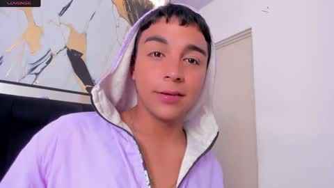 Snapshot of seductivo_jr chatting on May 6, 6:19 am seductivo online show from May 6, 6:19 am