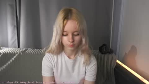 Snapshot of seebunny chatting on July 3, 4:13 pm See Its honey bunny im Lana online show from July 3, 4:13 pm