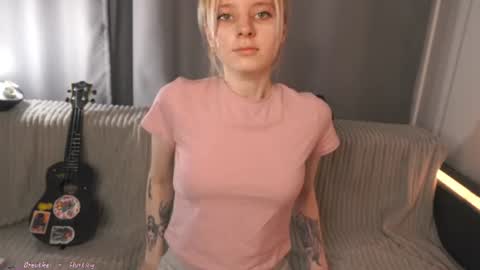 Snapshot of seebunny chatting on July 10, 4:20 pm See Its honey bunny im Lana online show from July 10, 4:20 pm