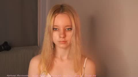 Snapshot of seebunny chatting on July 11, 4:21 pm See Its honey bunny im Lana online show from July 11, 4:21 pm