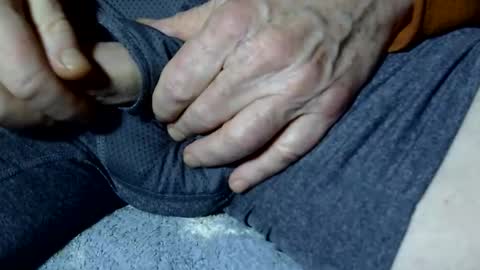 Snapshot of seeus24 chatting on February 16, 5:15 am seeus24 online show from February 16, 5:15 am