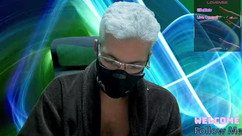 Snapshot of seewolf1000 chatting on November 9, 1:37 am seewolf1000 online show from November 9, 1:37 am