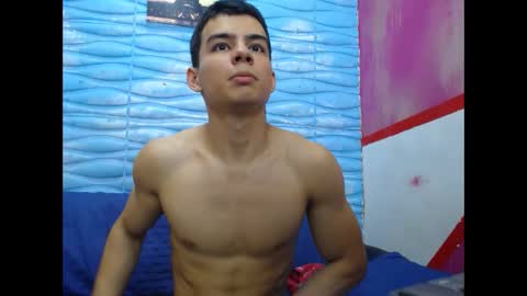 Snapshot of seigfried0 chatting on February 20, 8:25 pm Seigfried online show from February 20, 8:25 pm