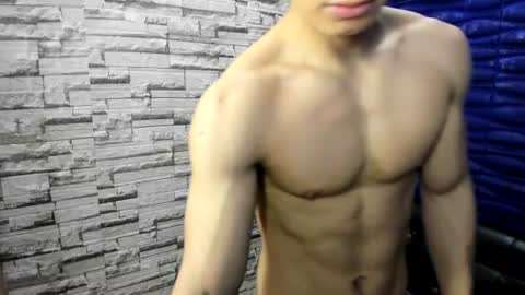 Snapshot of seigfried0 chatting on June 18, 12:33 am Seigfried online show from June 18, 12:33 am